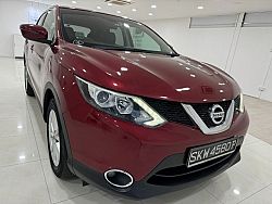 Nissan Qashqai 1.2 DIG-T CVT Revcam 2015 Rear Entertainment Red